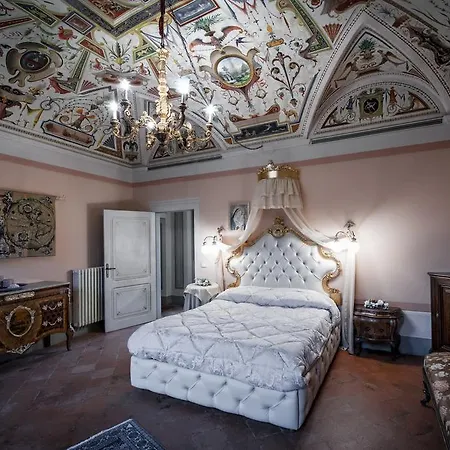 Palazzo Petrella Apartment *