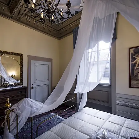 Apartment Palazzo Petrella Cortona