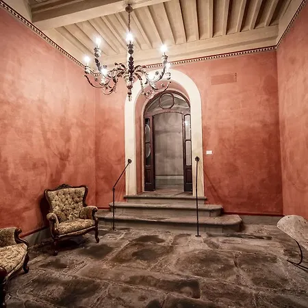 Palazzo Petrella * Cortona