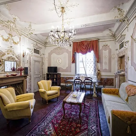 Palazzo Petrella Apartment Cortona
